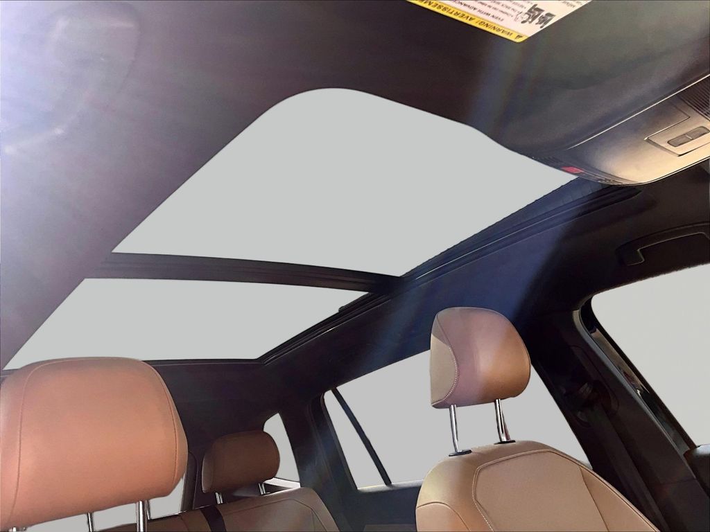 2022 Volkswagen Tiguan SE - Photo 31