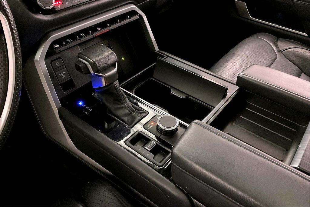 2024 Toyota Sequoia Platinum - Photo 20