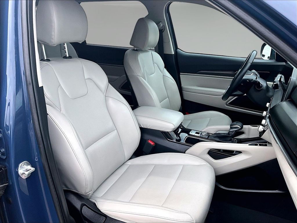 2024 Kia Telluride S - Photo 33