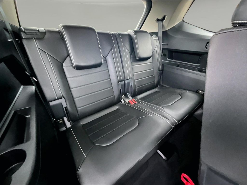 2025 Volkswagen Atlas SEL - Photo 26