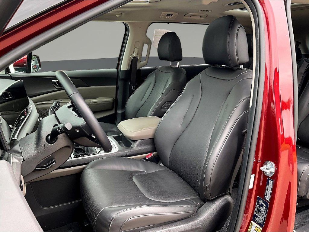 2025 Kia Carnival SX - Photo 25