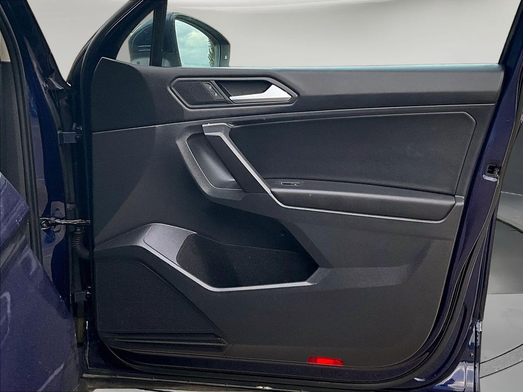 2021 Volkswagen Tiguan SE - Photo 32