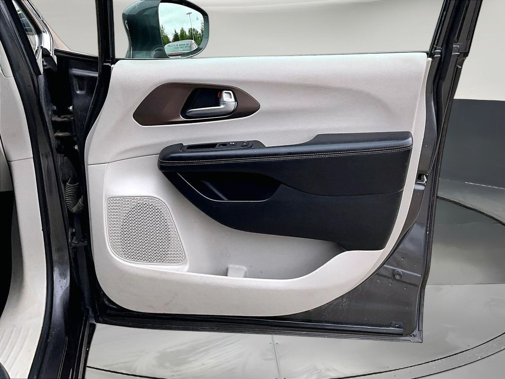 2018 Chrysler Pacifica Touring L Plus - Photo 32