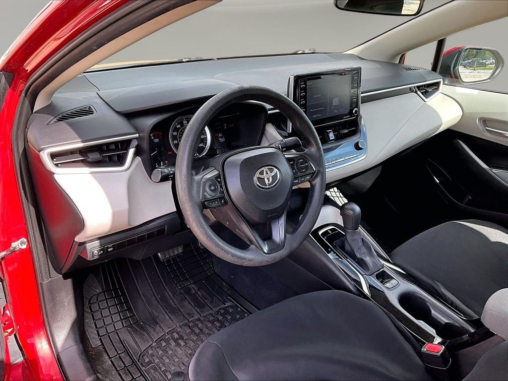 2021 Toyota Corolla LE - Photo 18