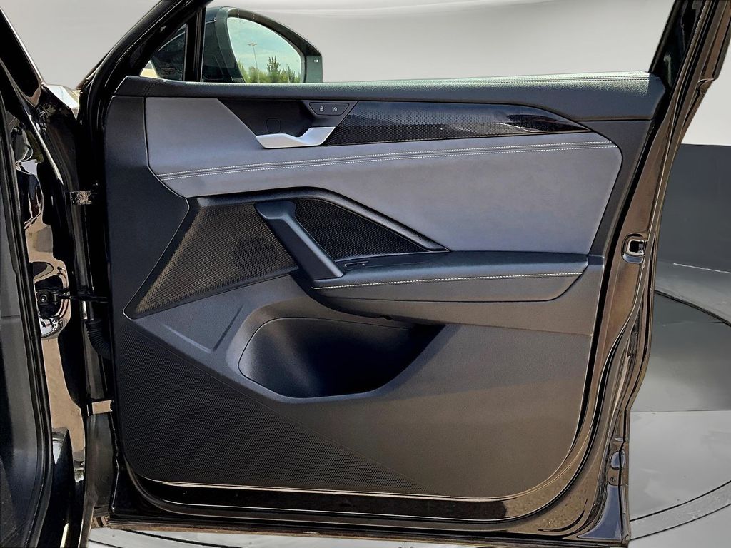 2026 Volkswagen Tiguan SE - Photo 32