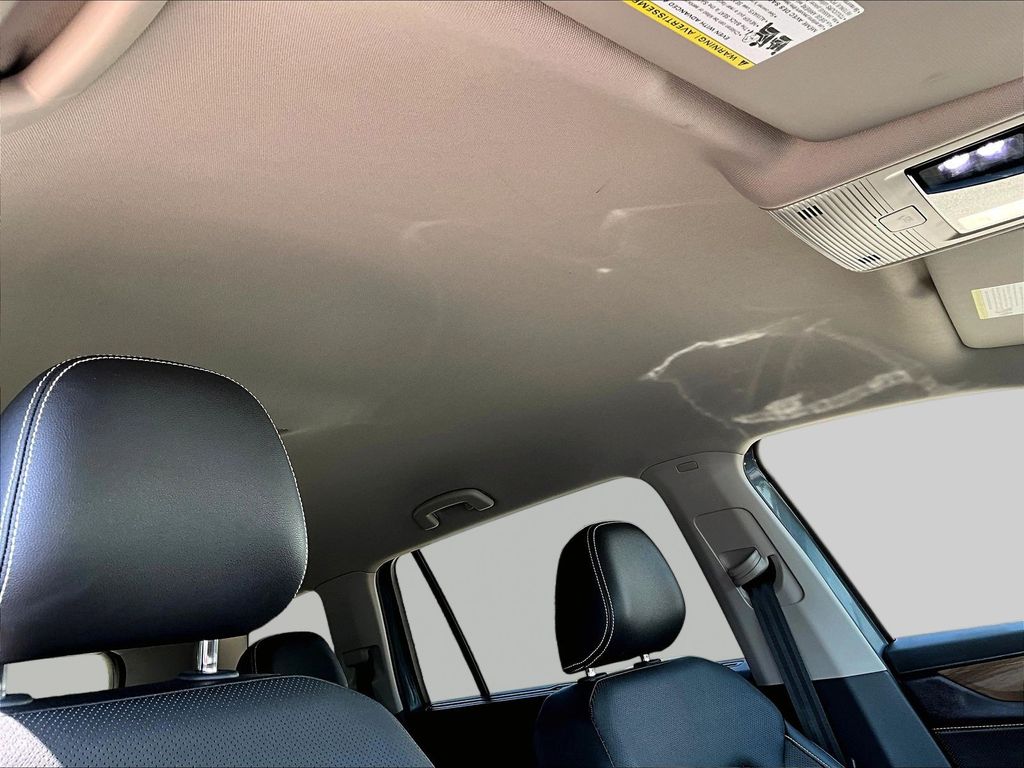 2025 Volkswagen Atlas SE w/Tech - Photo 31
