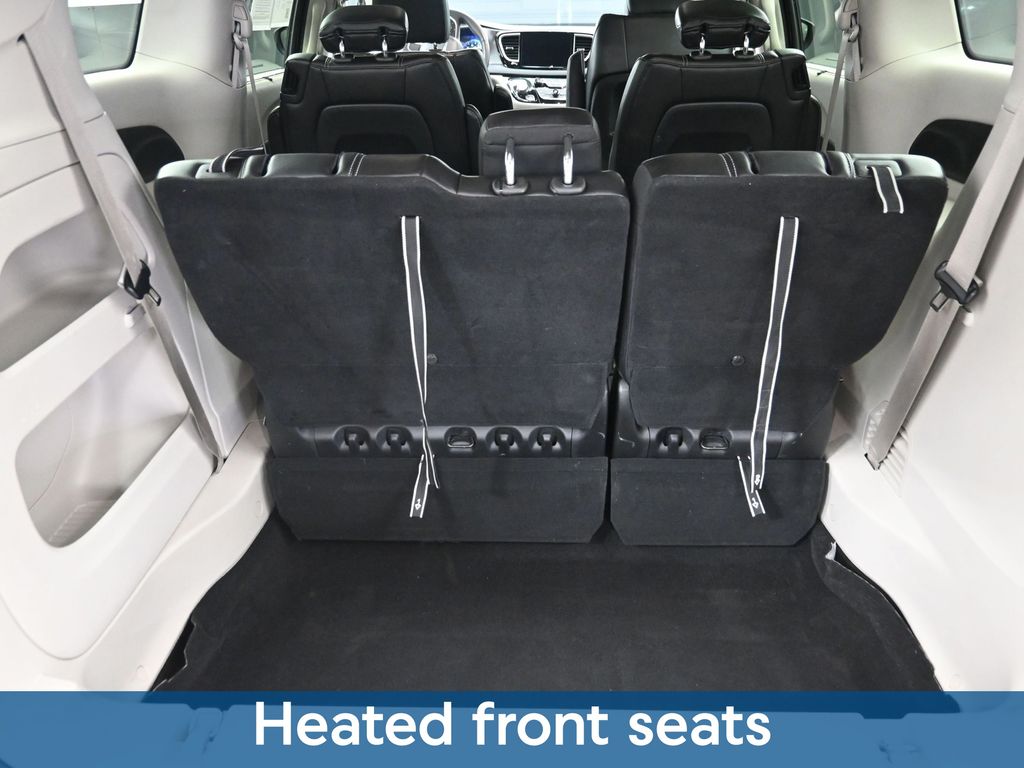 2023 Chrysler Pacifica Touring L - Photo 12