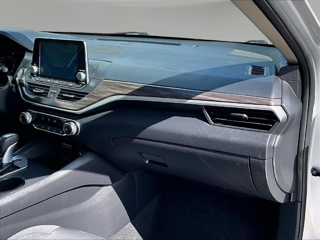 2025 Nissan Altima SV - Photo 28
