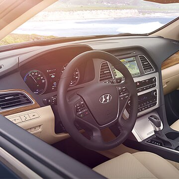 2017 Hyundai Sonata Hybrid Interior dash