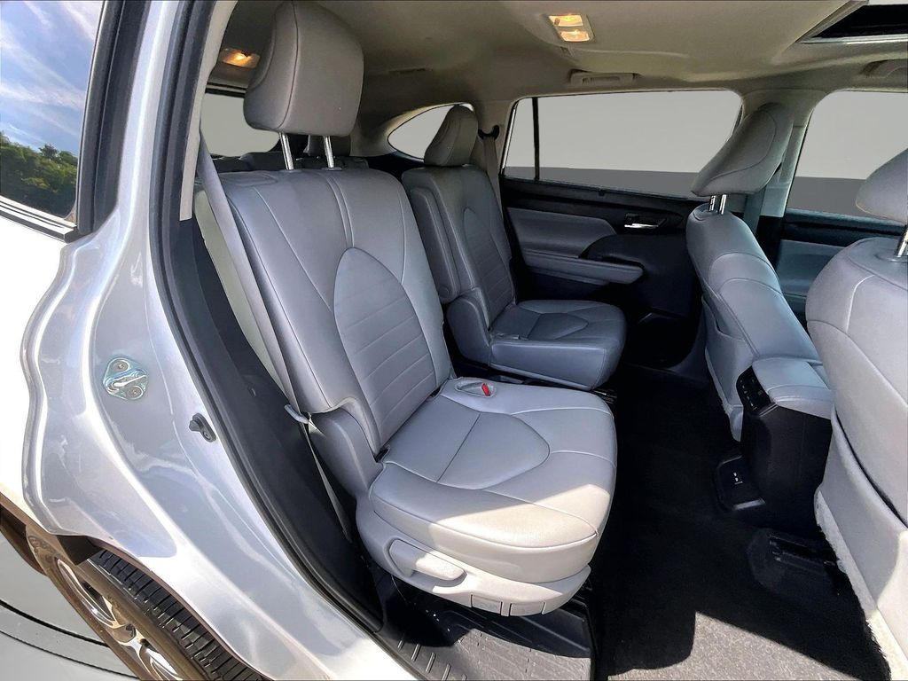 2024 Toyota Highlander XLE - Photo 29