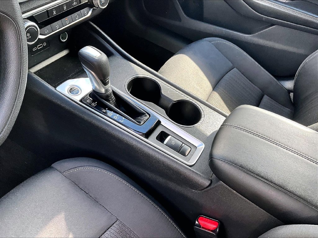 2025 Nissan Altima SV - Photo 22