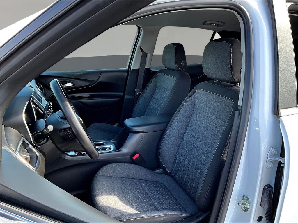 2022 Chevrolet Equinox LT - Photo 24