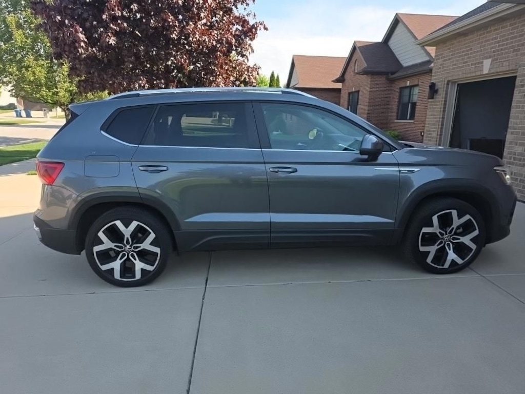 Used 2022 Volkswagen Taos 1.5T SEL 4MOTION SUV