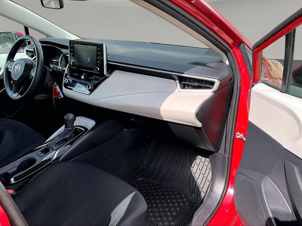 2021 Toyota Corolla LE - Photo 25