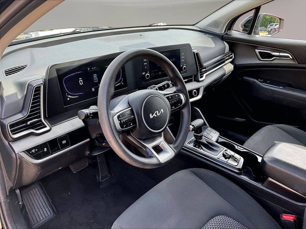 2025 Kia Sportage LX - Photo 22