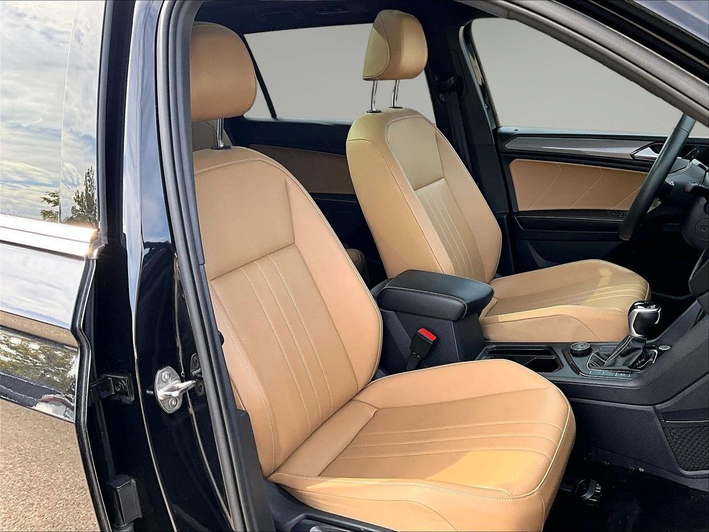 2022 Volkswagen Tiguan SE - Photo 33