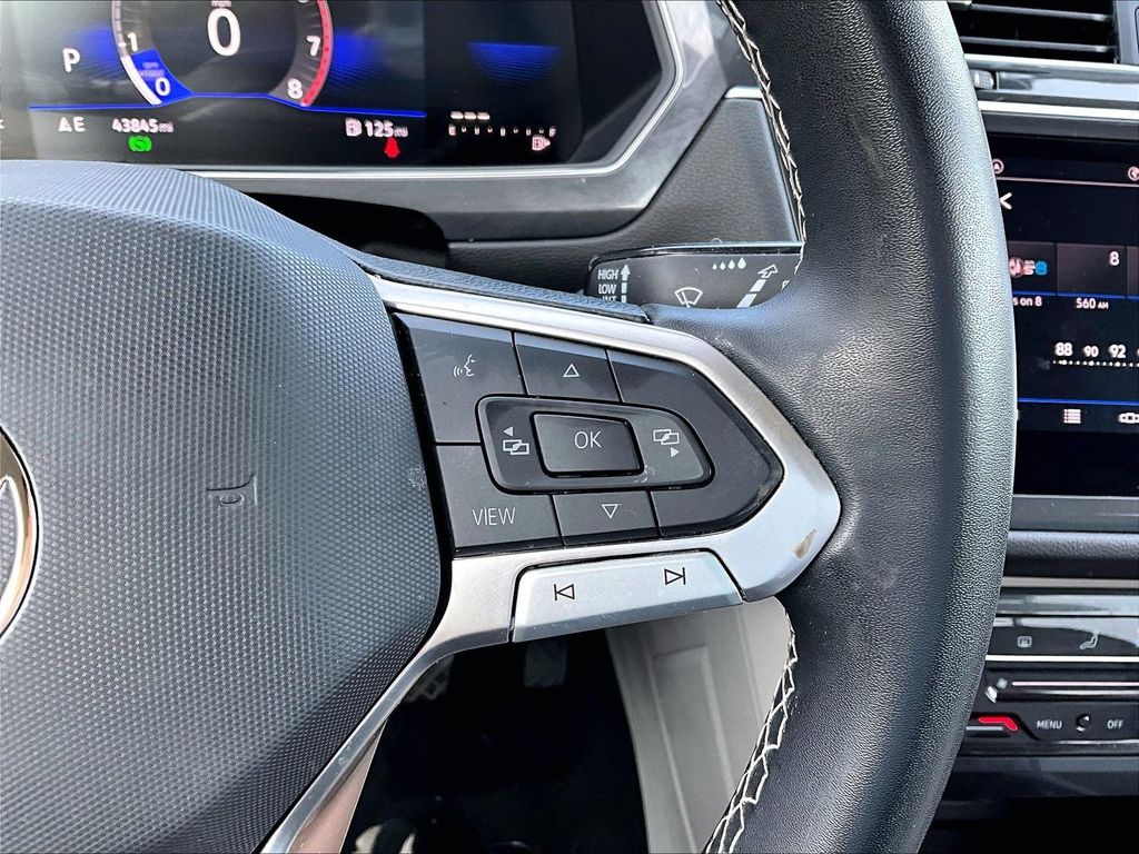 2023 Volkswagen Tiguan SE - Photo 16