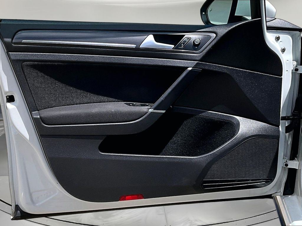 2019 Volkswagen Golf GTI SE - Photo 24