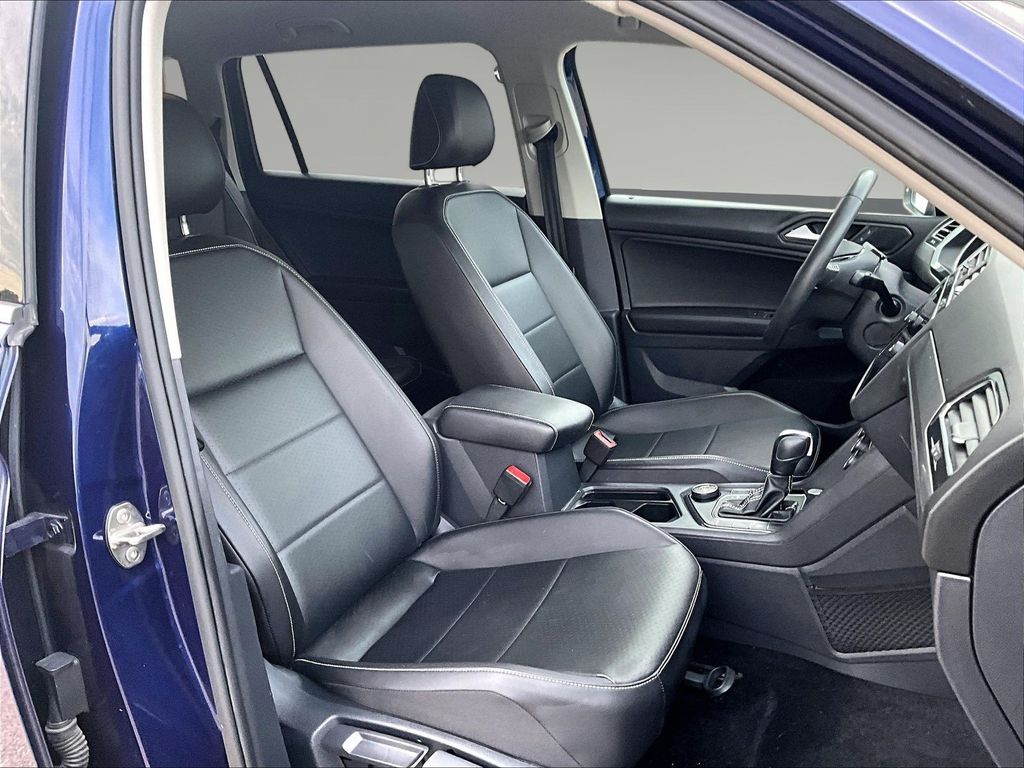 2021 Volkswagen Tiguan SE - Photo 33