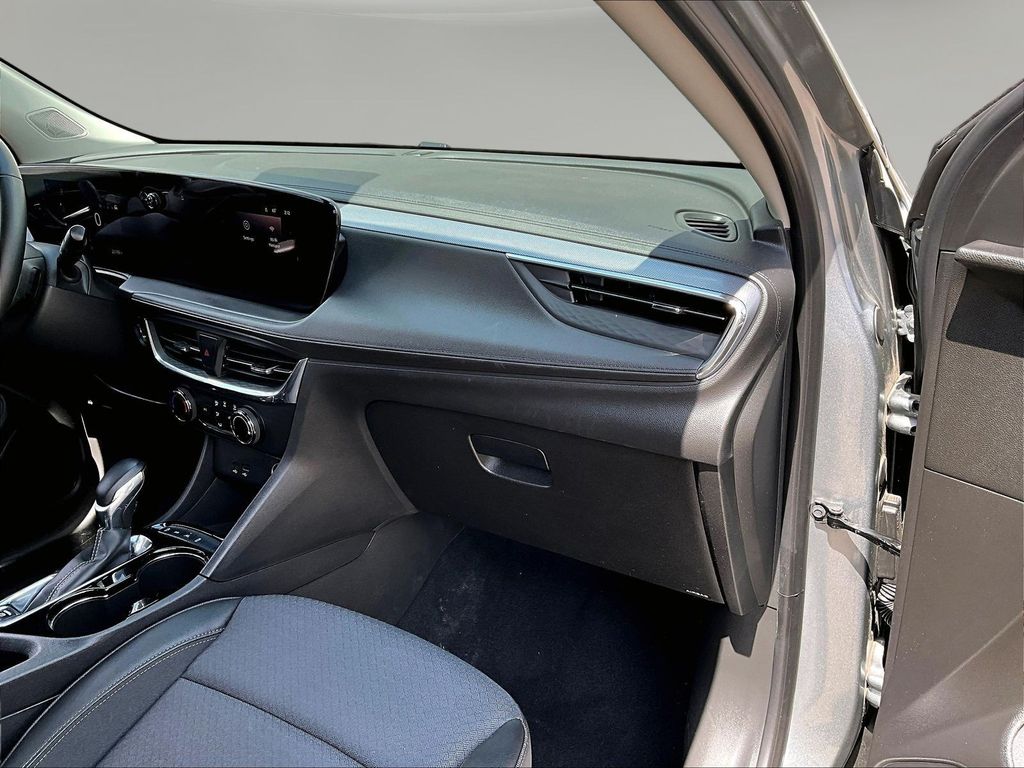 2025 Buick Encore GX Preferred - Photo 28