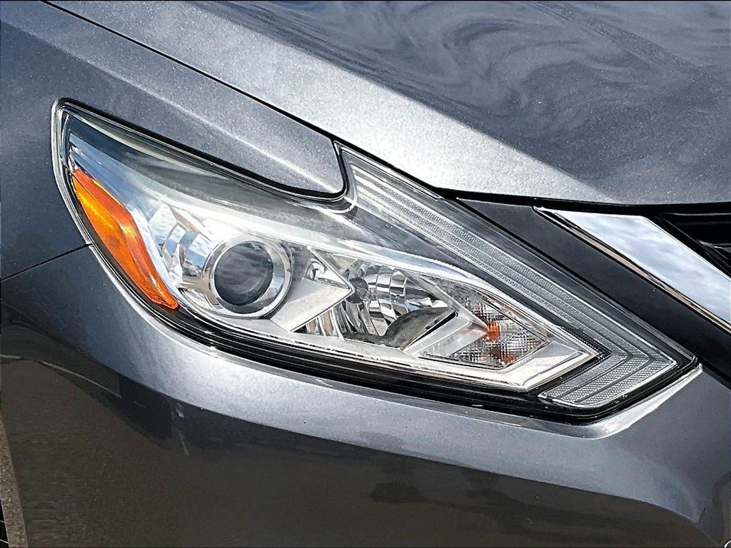 2017 Nissan Altima S - Photo 32