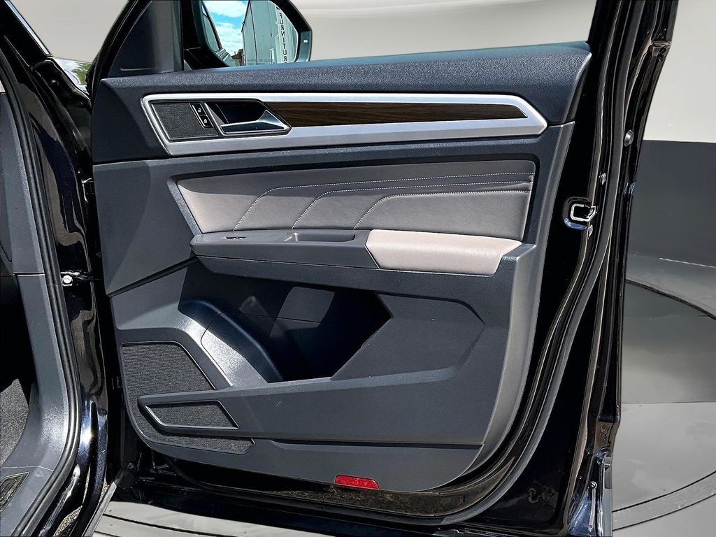 2023 Volkswagen Atlas SE w/Tech - Photo 31