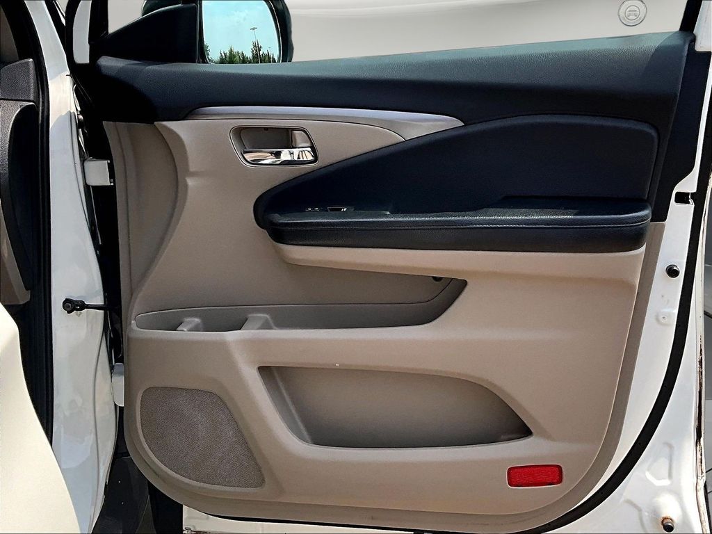 2017 Honda Pilot EX-L - Photo 32