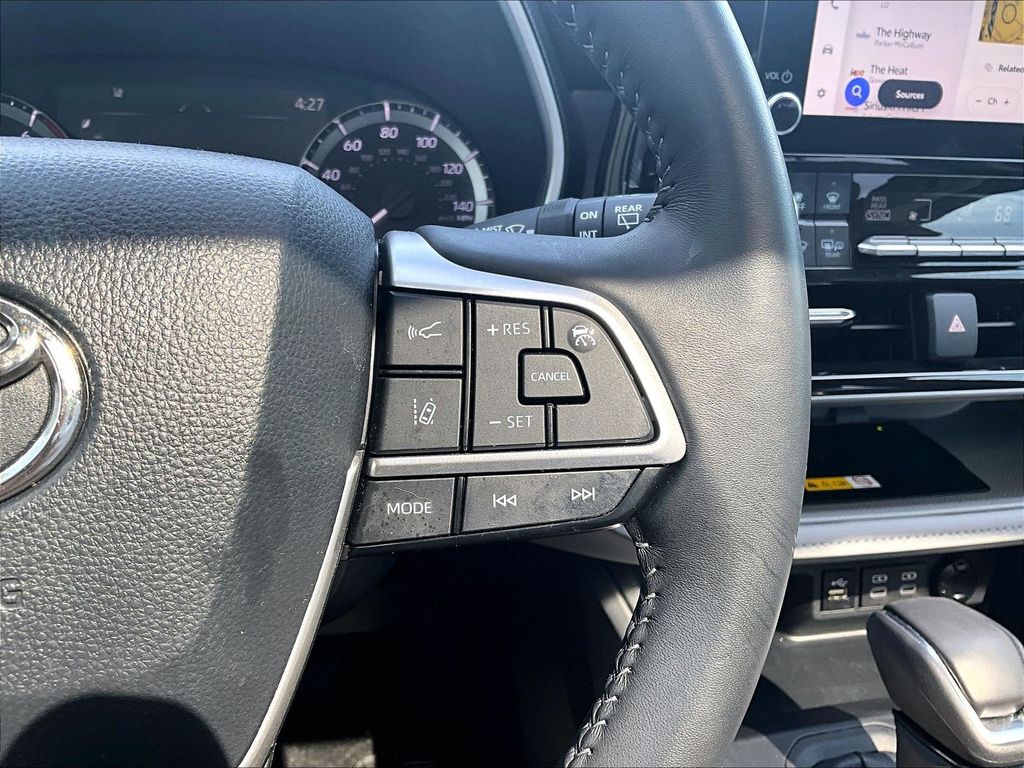 2024 Toyota Highlander XLE - Photo 16