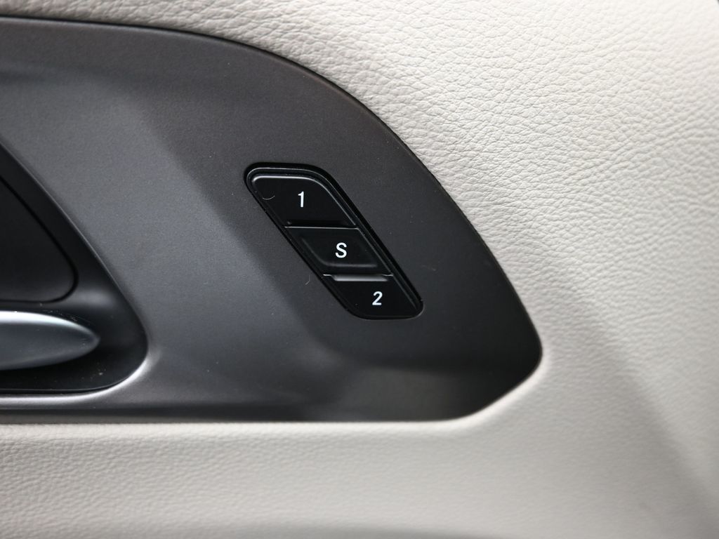 2024 Chrysler Pacifica Touring L - Photo 21