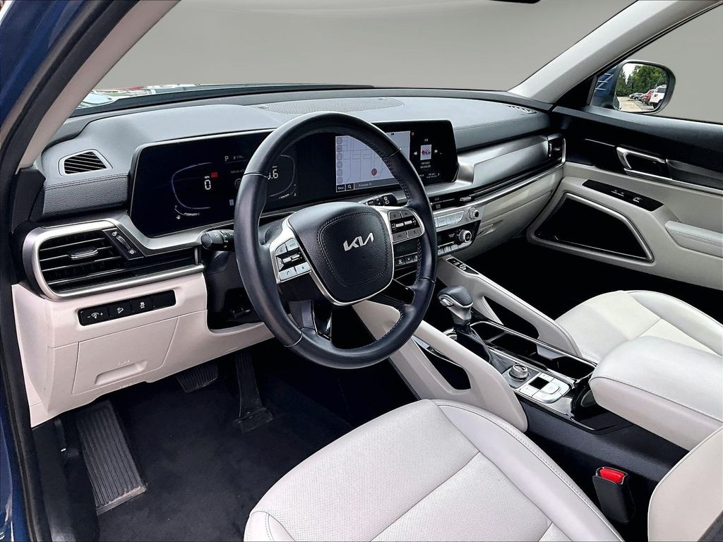 2024 Kia Telluride S - Photo 22
