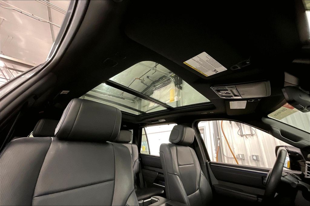 2024 Toyota Sequoia Platinum - Photo 27