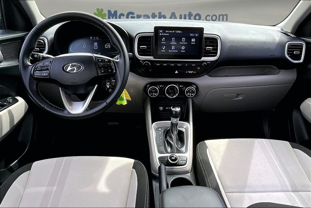2023 Hyundai Venue SEL - Photo 9