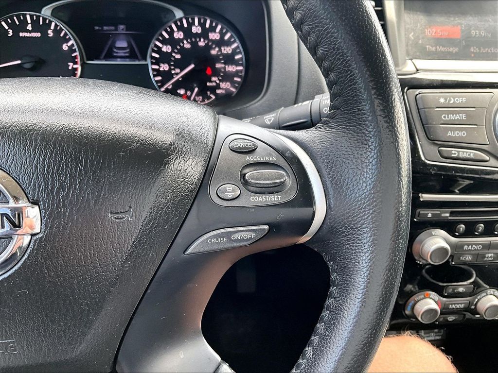 2019 Nissan Pathfinder SV - Photo 16
