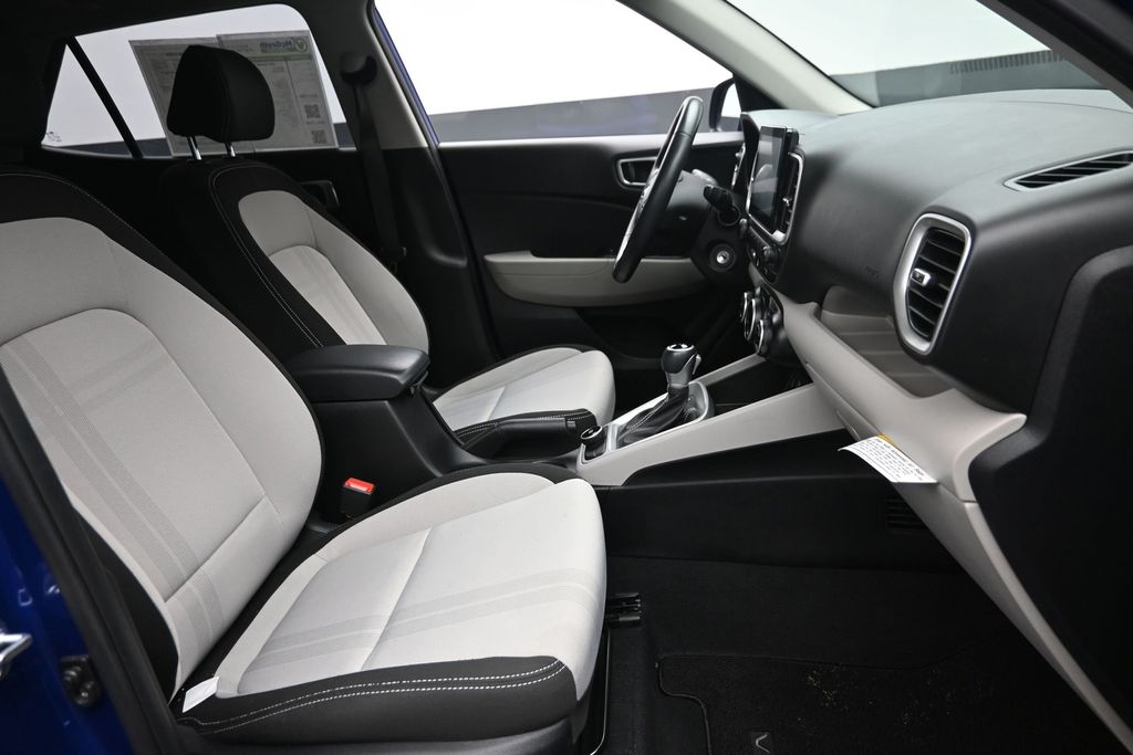 2023 Hyundai Venue SEL - Photo 10