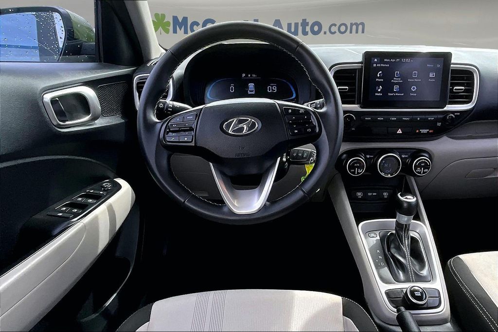 2023 Hyundai Venue SEL - Photo 10
