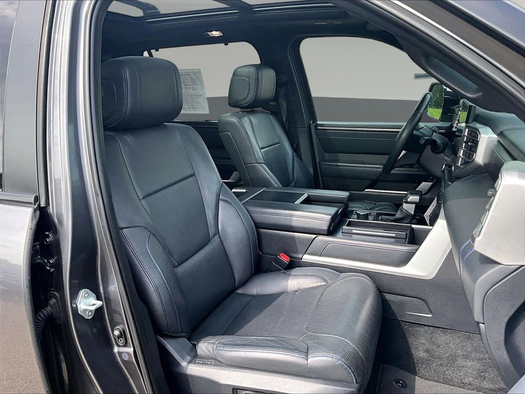 2024 Toyota Sequoia Platinum - Photo 33