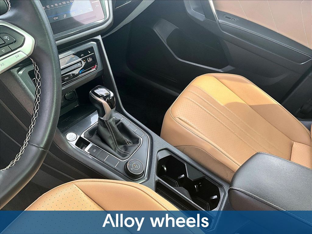 2022 Volkswagen Tiguan SE - Photo 23