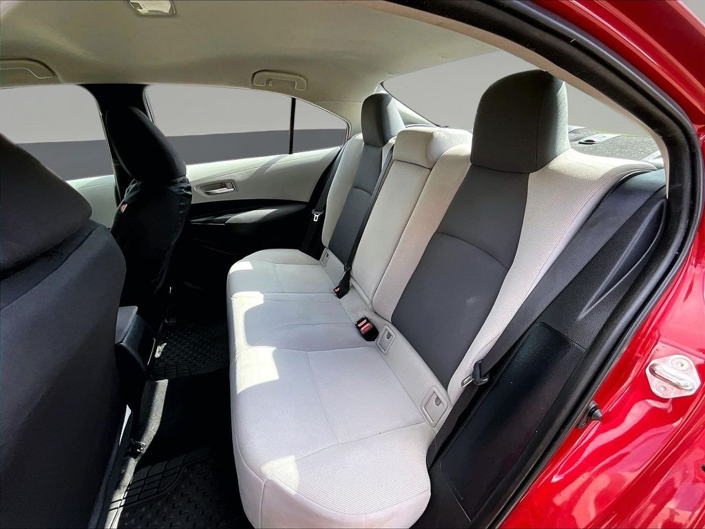 2021 Toyota Corolla LE - Photo 22