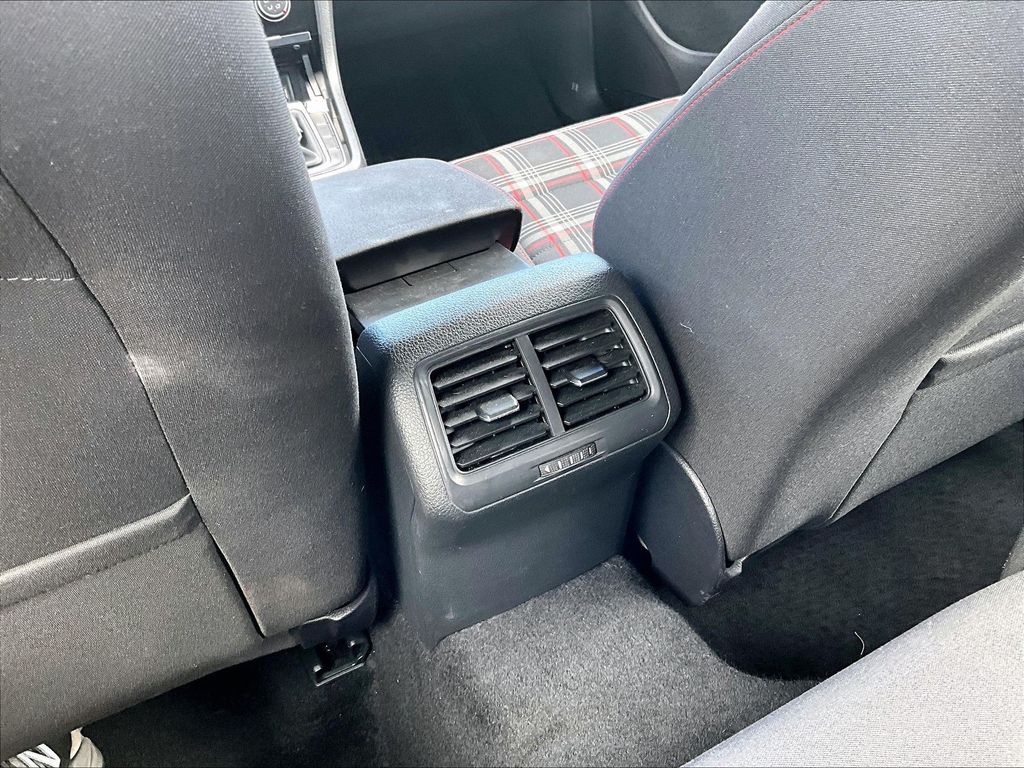 2019 Volkswagen Golf GTI SE - Photo 13