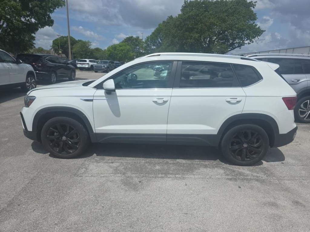 Used 2022 Volkswagen Taos 1.5T SE 4MOTION SUV