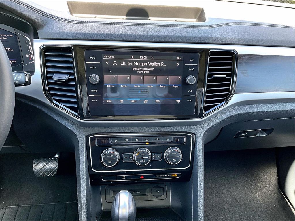 2023 Volkswagen Atlas SE w/Tech - Photo 20