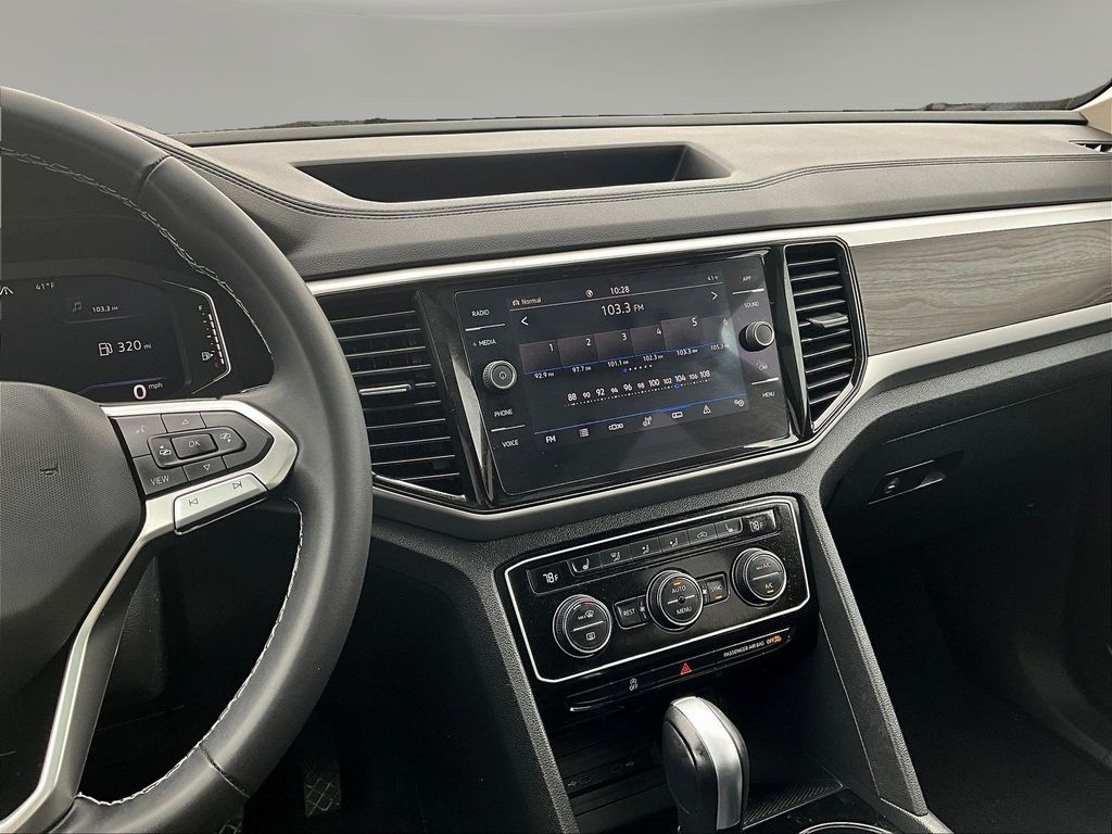 2023 Volkswagen Atlas SE w/Tech - Photo 12