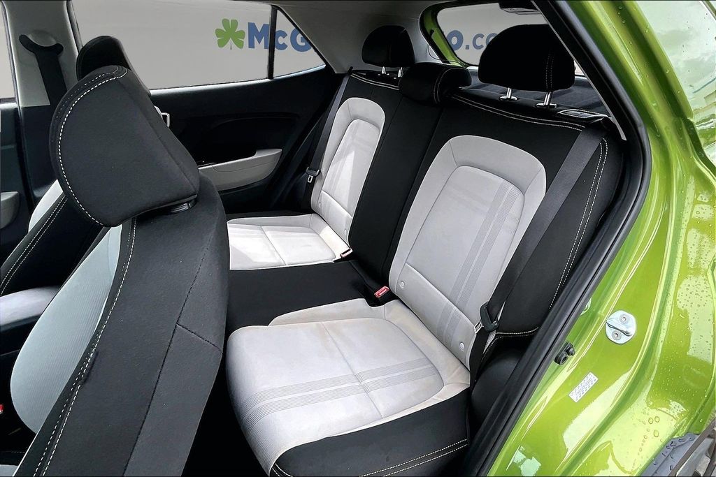 2023 Hyundai Venue SEL - Photo 24