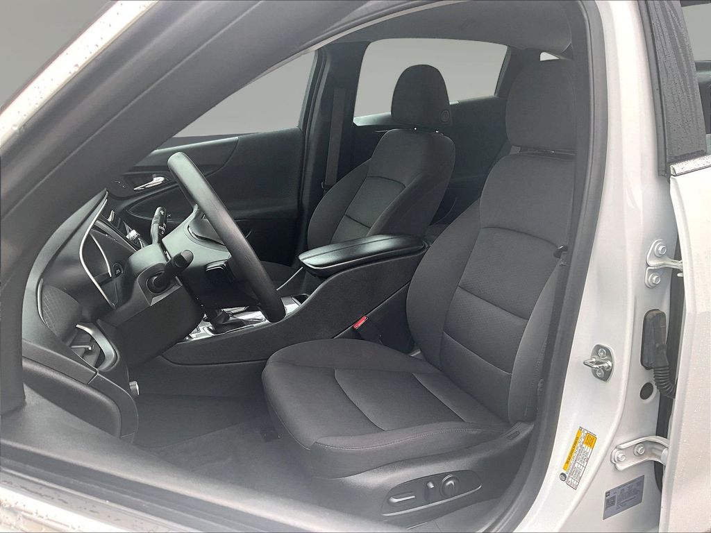 2024 Chevrolet Malibu 1LT - Photo 23