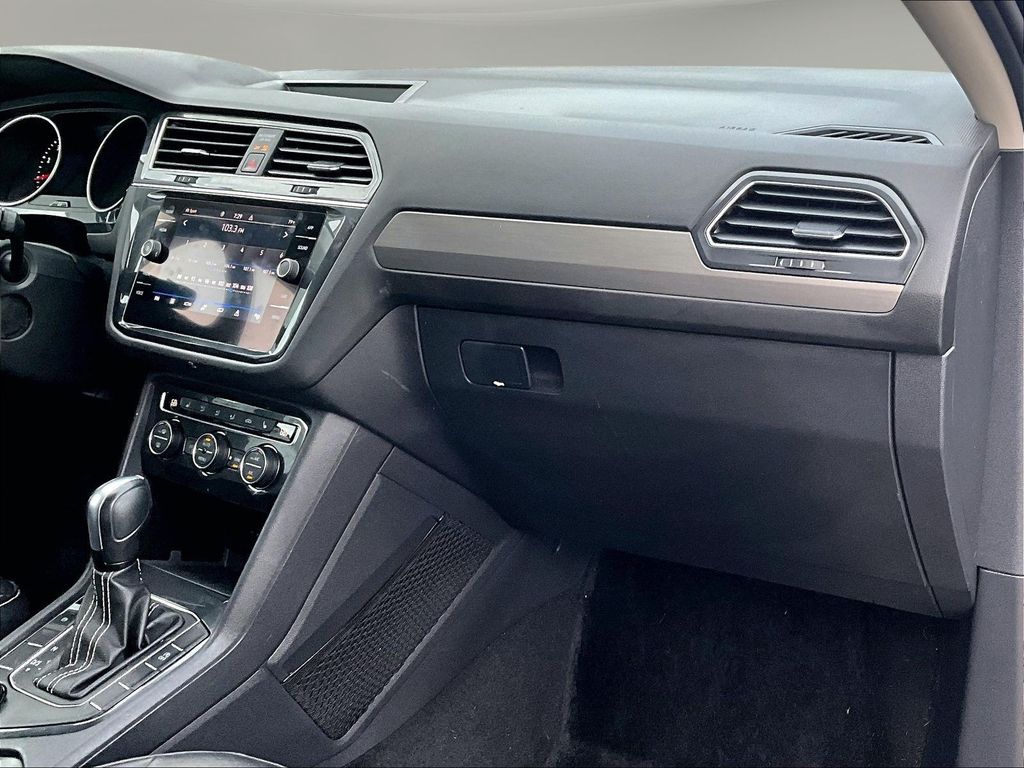 2021 Volkswagen Tiguan SE - Photo 30