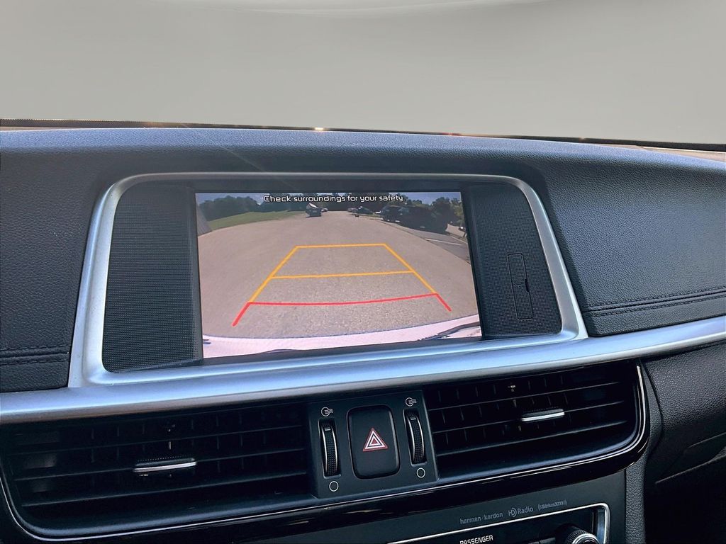 2020 Kia Optima EX - Photo 18