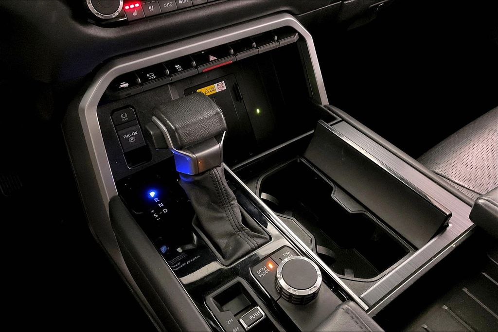 2024 Toyota Sequoia Platinum - Photo 38