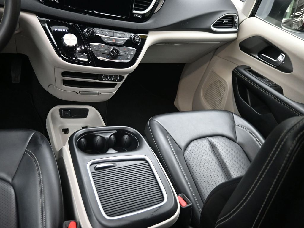 2023 Chrysler Pacifica Touring L - Photo 16