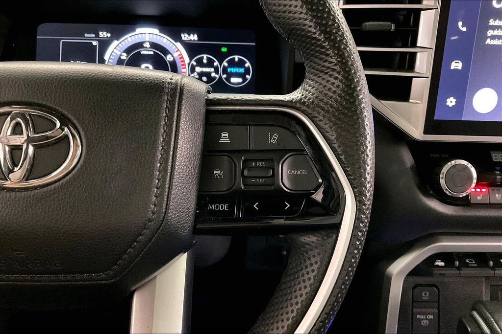 2024 Toyota Sequoia Platinum - Photo 24