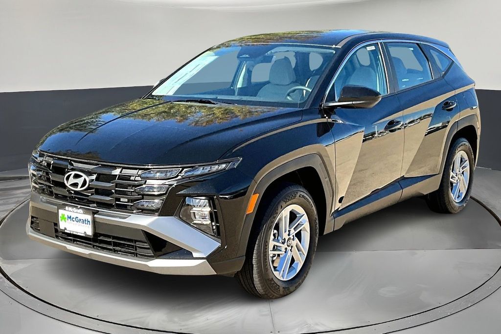 2026 Hyundai Tucson SE photo 2